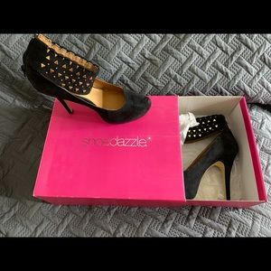 SHOE DAZZLE- Spiked Suede BLK/GLD (27)